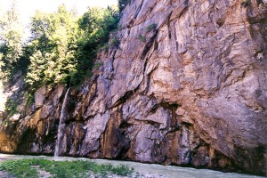 Aareschlucht wasserfall