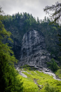 Neun brunnen wasserfall