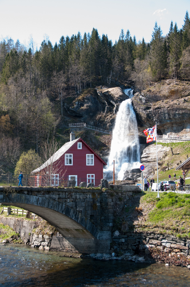 Steinsdalsfossen